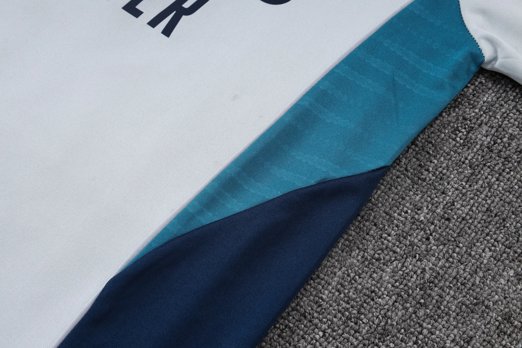 Arsenal Winter Tracksuit 2025-26