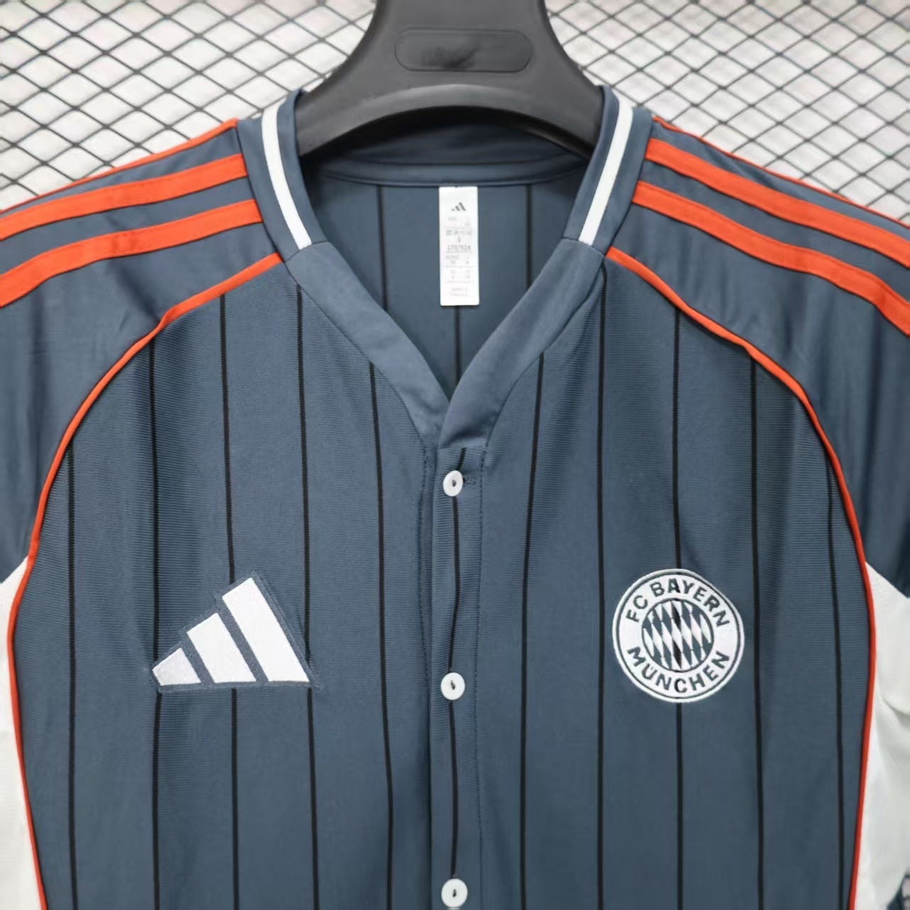 FC Bayern Munich Baseball Shirt 2025-26