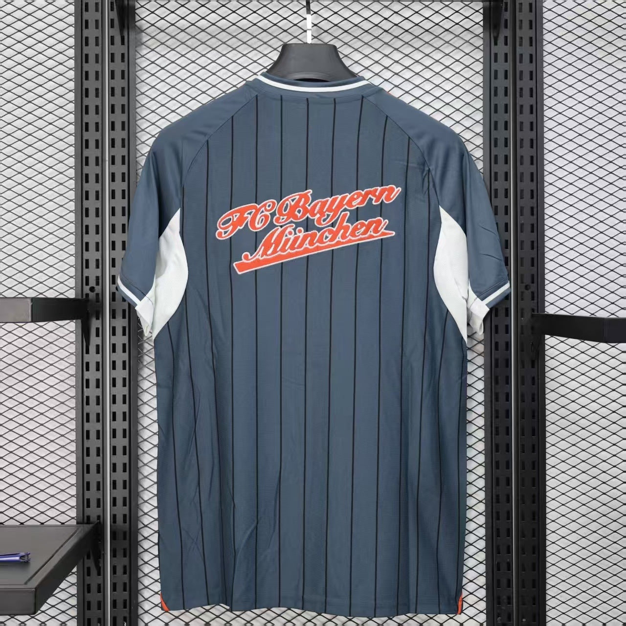 FC Bayern Munich Baseball Shirt 2025-26